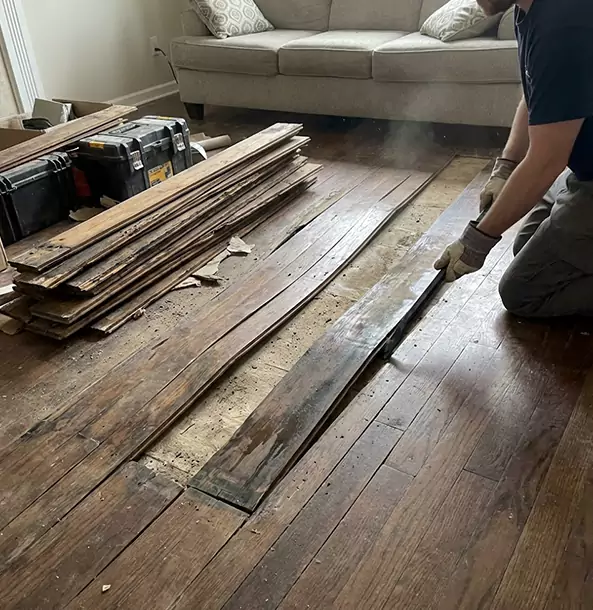 Why Resaca Homeowners Choose Resaca Restoration Pro for Water Damage Floor Repair?